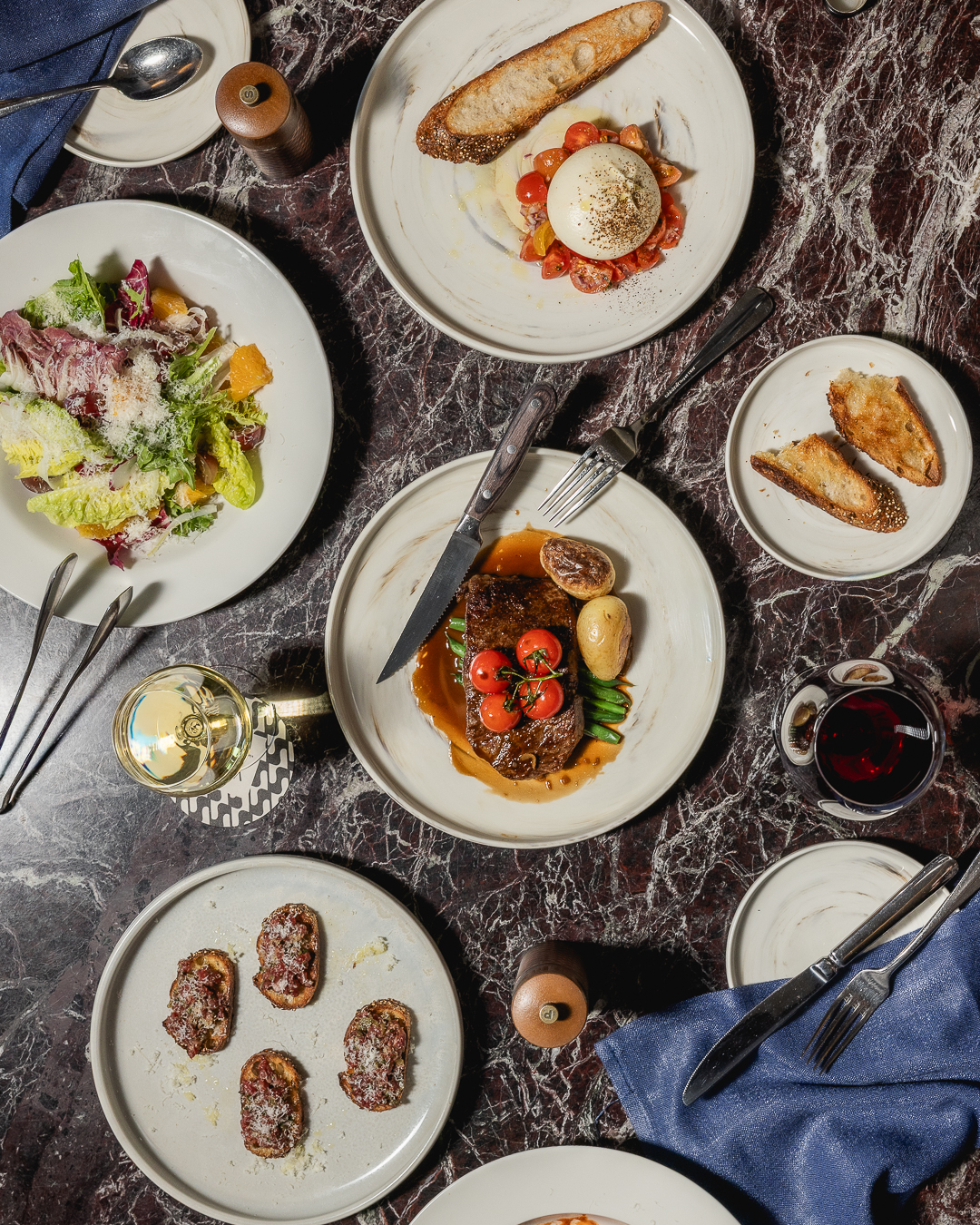 Birdseye shot of a food on a plate and drinks