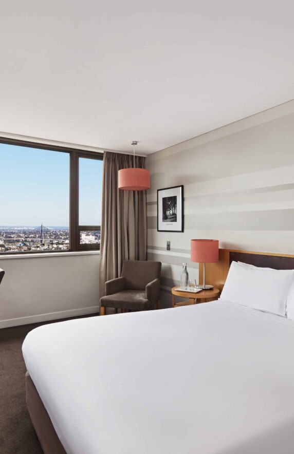 ViewSydney-SuperiorSkylineKingRoom-1