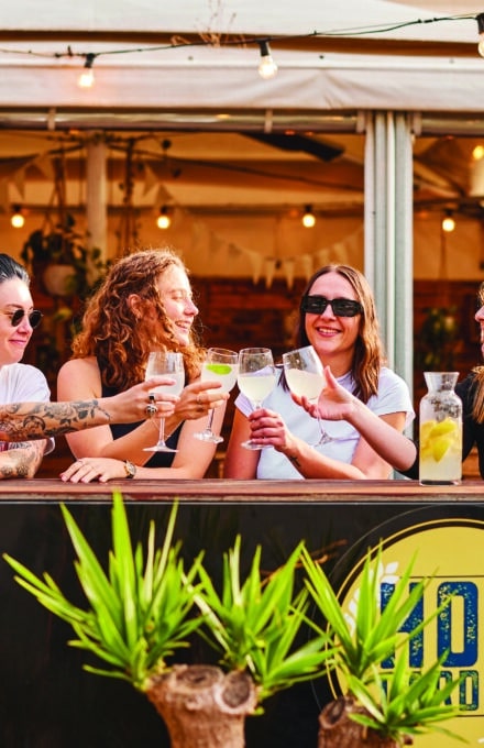 VIEW2301 HOP GARDEN-0701